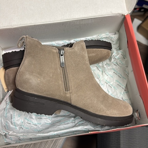 Easy Spirit Women's Boot - Picture 5 of 6